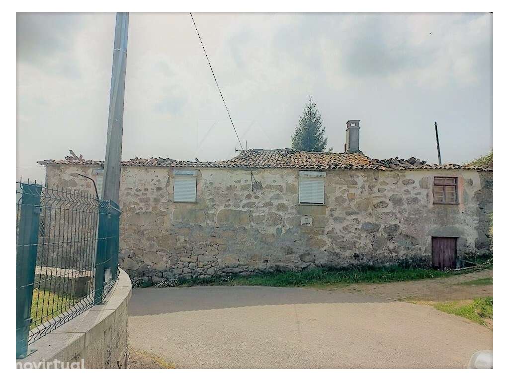Casa antiga em pedra para restauro em Padornelo - Grande imagem: 2/13