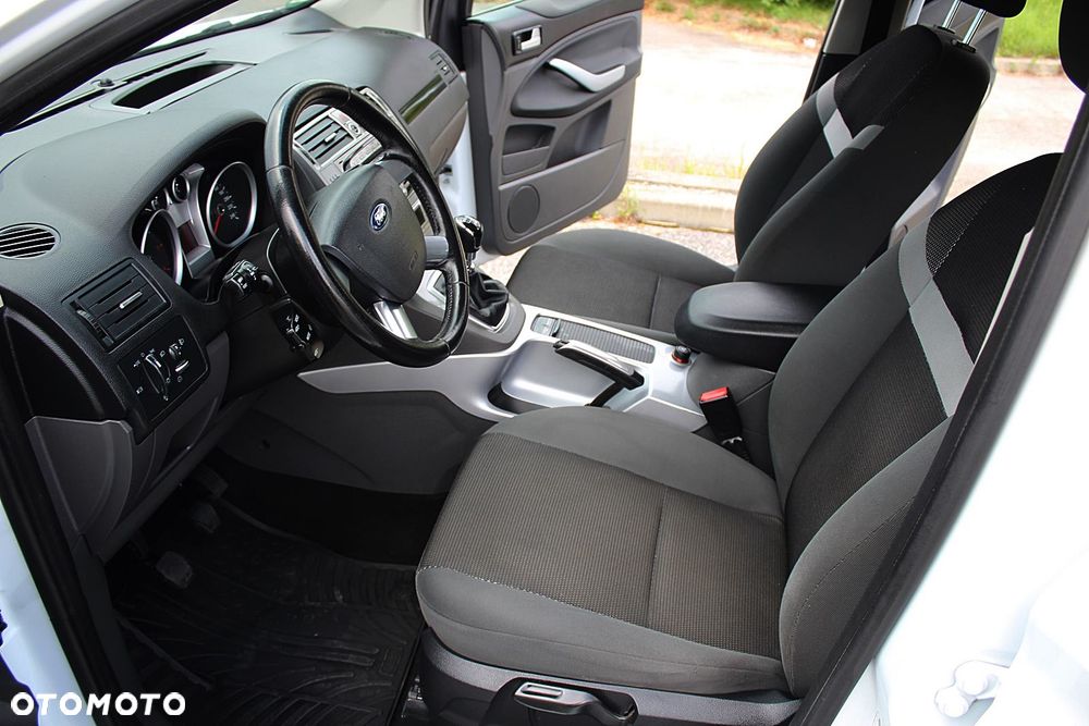 Ford Kuga 2.0 TDCi 4x4 Titanium - 17