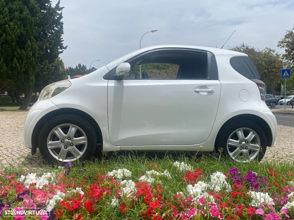 Toyota iQ 1.0 - 2