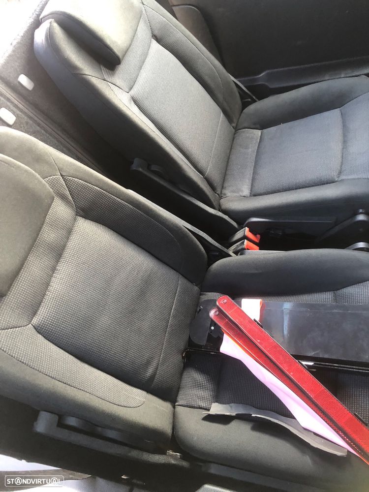 Ford S-Max 1.8 TDCi Titanium 7L - 12