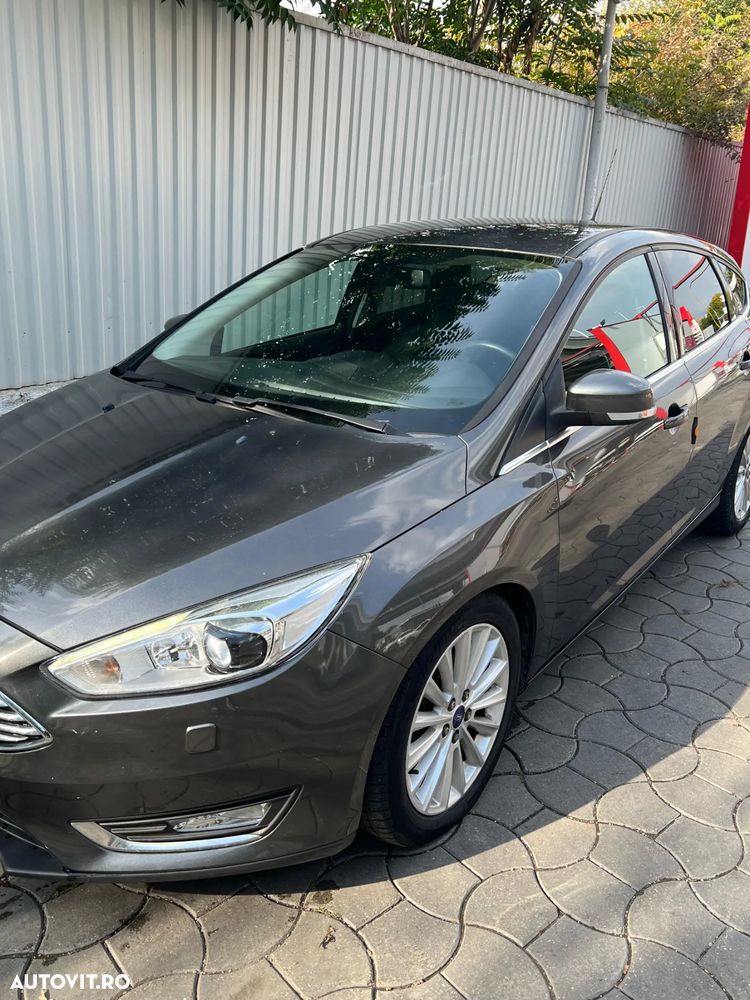 Ford Focus 1.5 TDCi Powershift Titanium - 1