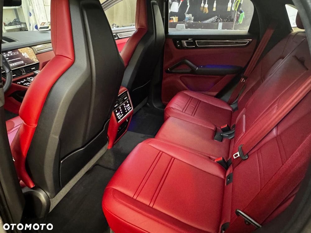 Porsche Cayenne Platinum Edition - 10