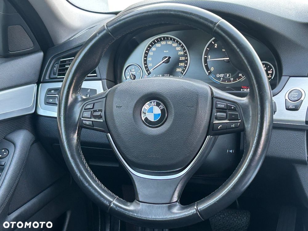 BMW Seria 5 520d xDrive - 29