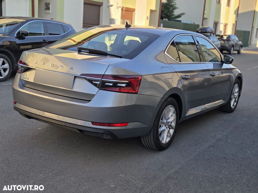 Skoda Superb 2.0 TDI DSG Ambition - 6