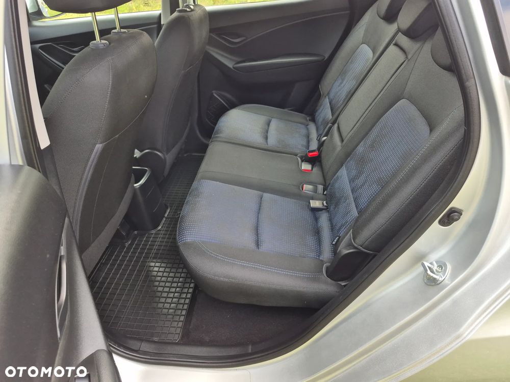 Hyundai ix20 1.4 Comfort - 22