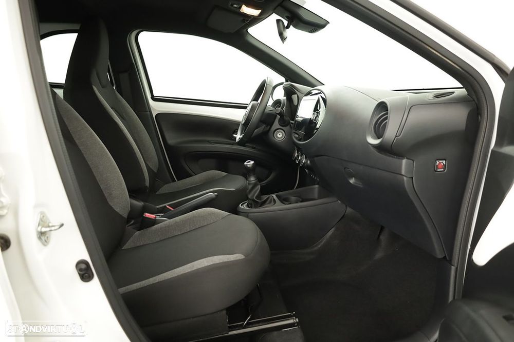 Toyota Aygo X Business Edition - 19
