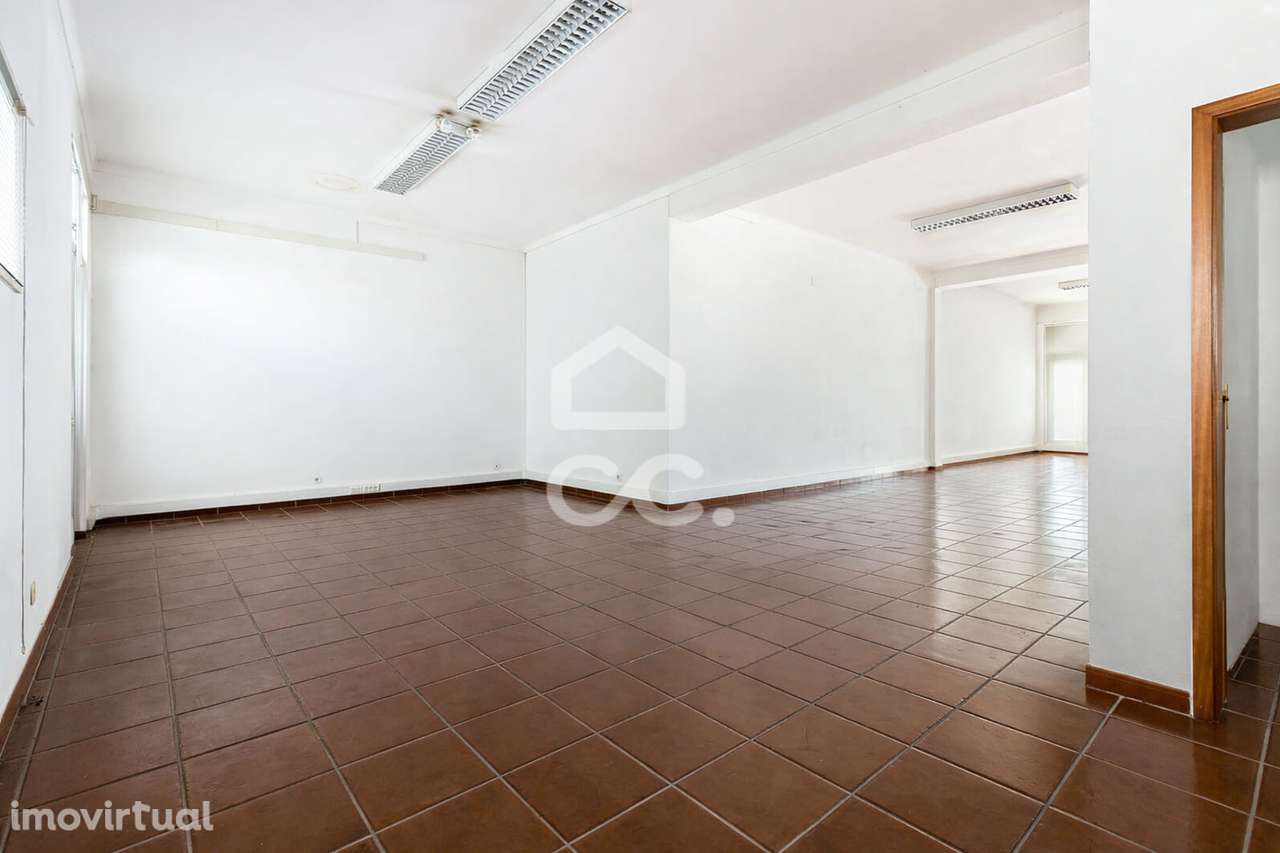 Espaço Comercial de 210,90 m² c/ Dois Pisos | Praça Vila Académica, Év - Grande imagem: 4/22