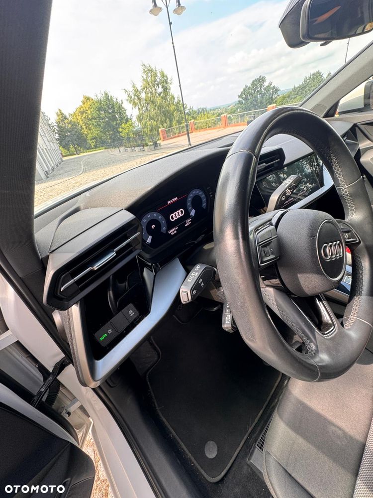 Audi A3 Sportback 30 TFSI mHEV S tronic - 16