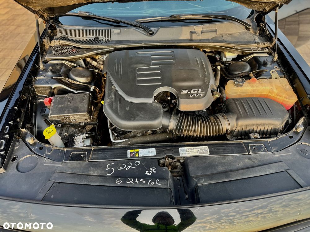 Dodge Challenger - 10