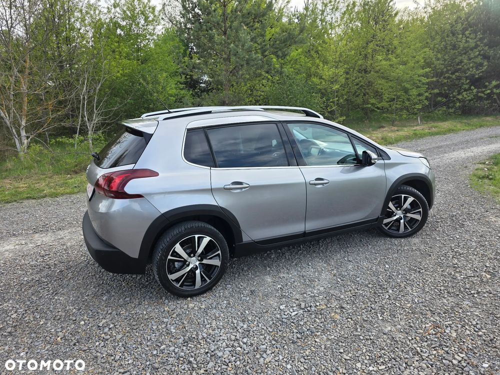 Peugeot 2008 BlueHDi 100 STOP & START Allure - 17