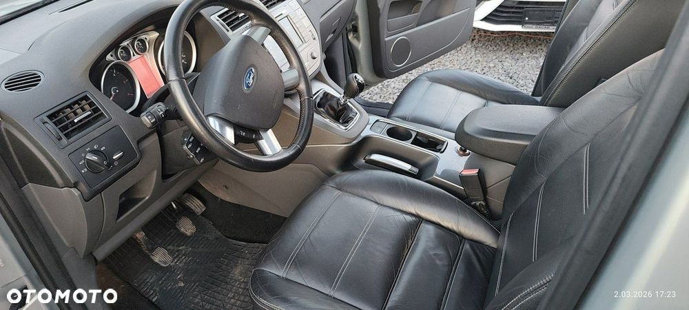 Ford Kuga 2.0 TDCi 2x4 Titanium - 14