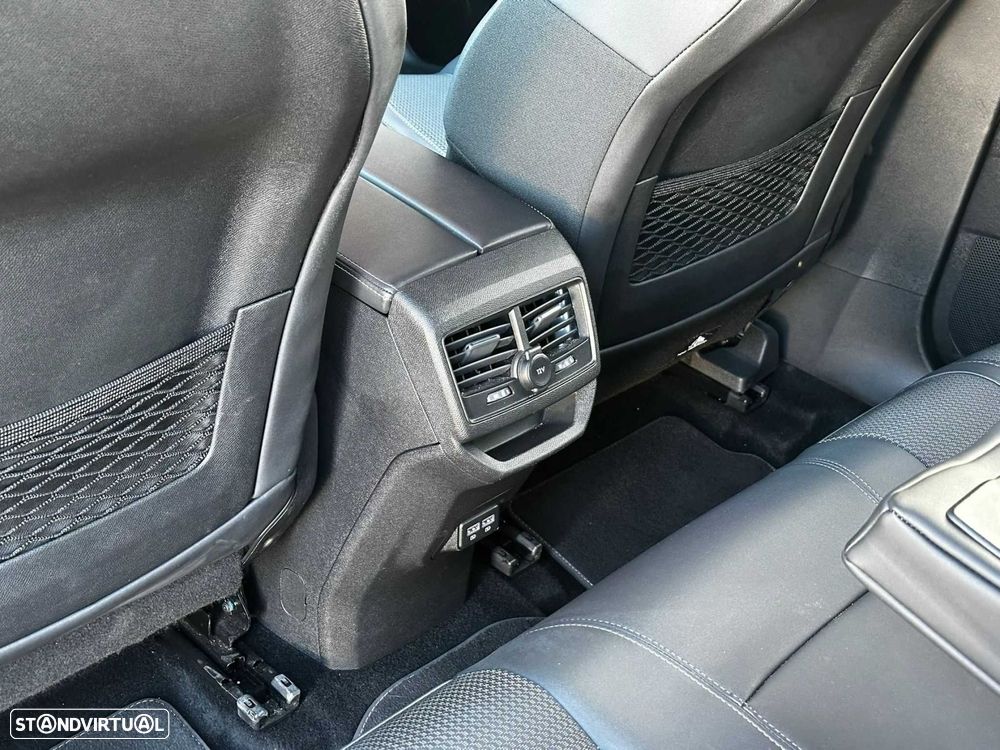 Peugeot 3008 1.6 Hybrid GT Pack e-EAT8 - 21