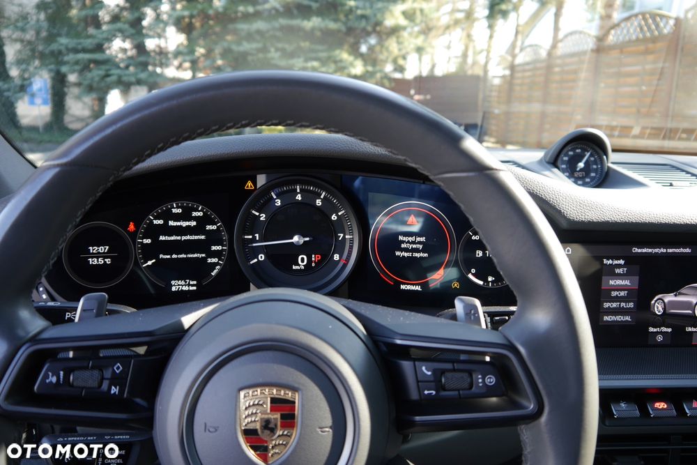 Porsche 911 Carrera 4S - 17