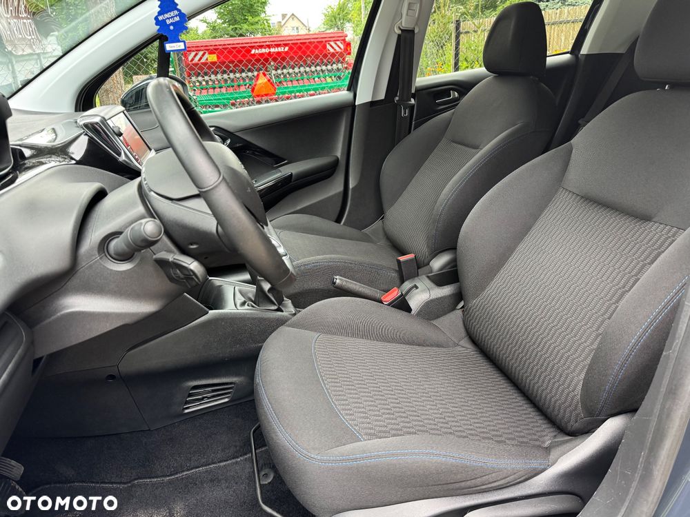Peugeot 208 PureTech 82 Stop & Start Signature - 15