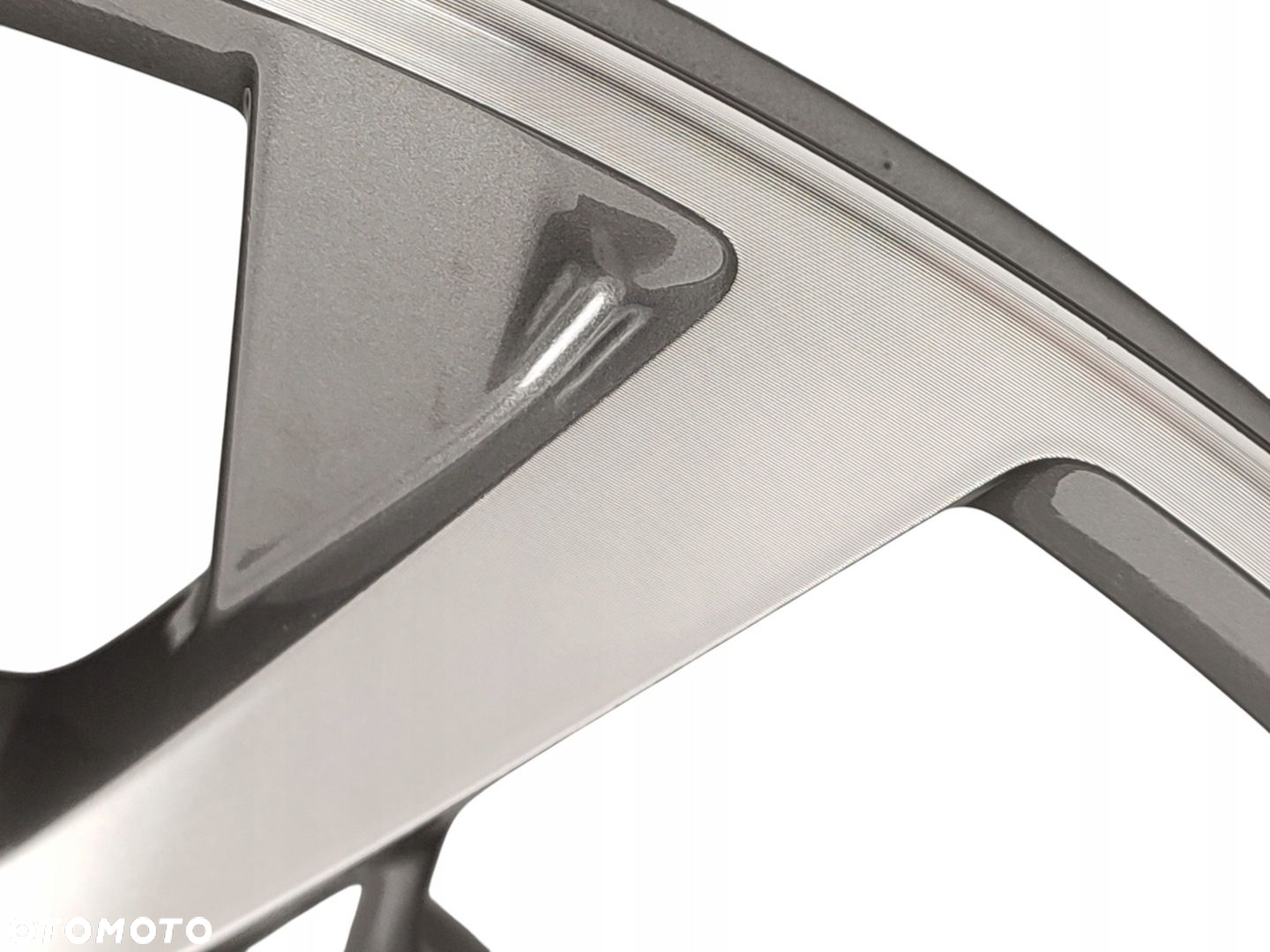 Felga aluminiowa VW Golf VII MK7 Alltrack Caddy 5G0 OE 7.5" 18" 5x112 ET 45 - 4