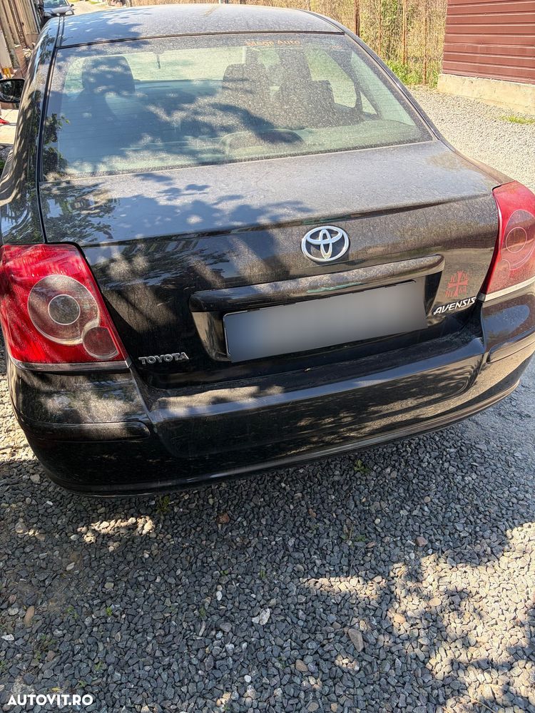 Toyota Avensis 1.6 Sedan Terra - 2