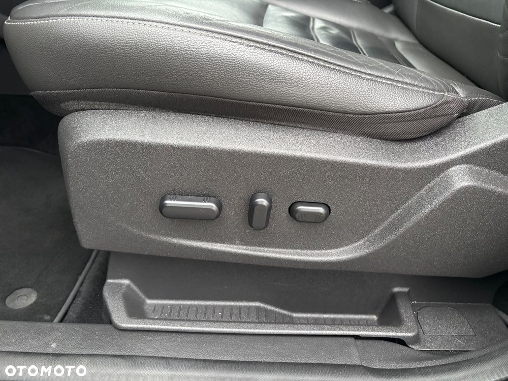 Ford Kuga - 9