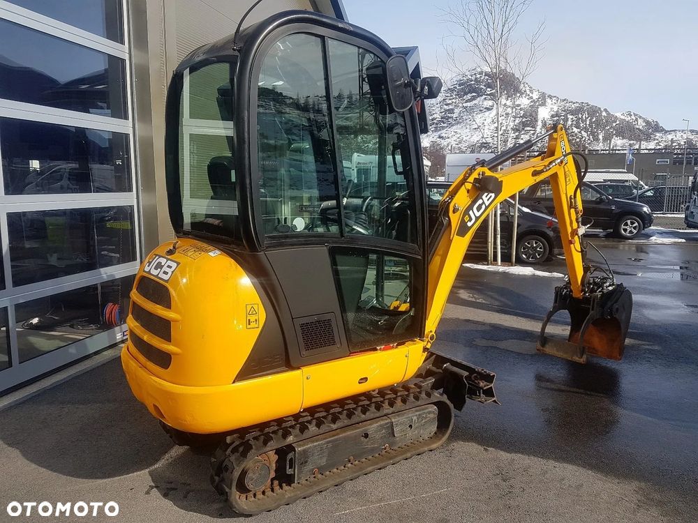 JCB 8018 CTS , rok 2012 + PRZYCZEPA - 3