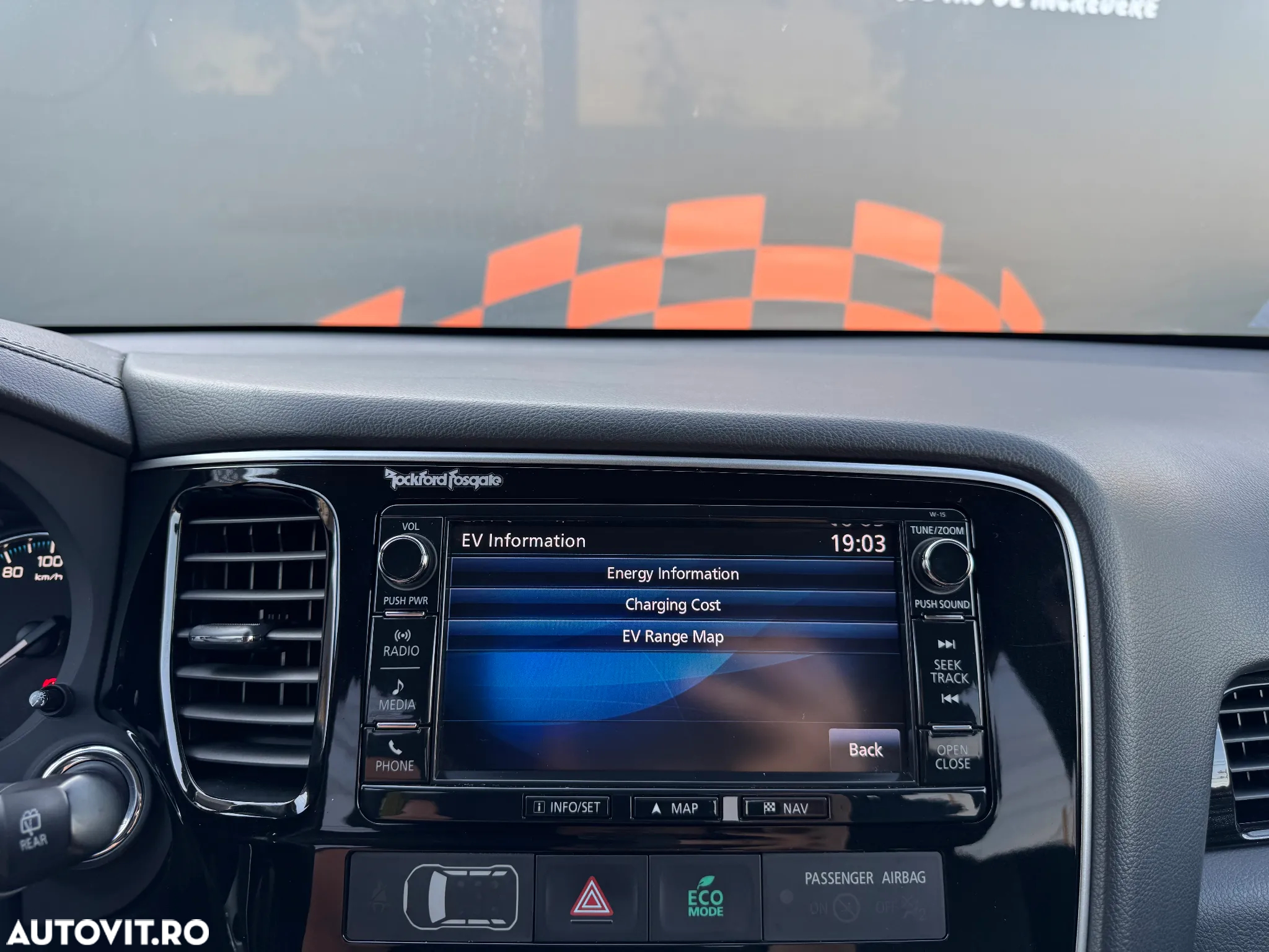 Mitsubishi Outlander 2.0 4WD Plug-In Hybrid - 27