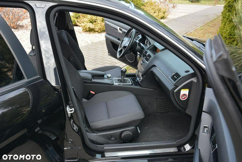 Mercedes-Benz Klasa C 180 Kompressor Elegance - 19