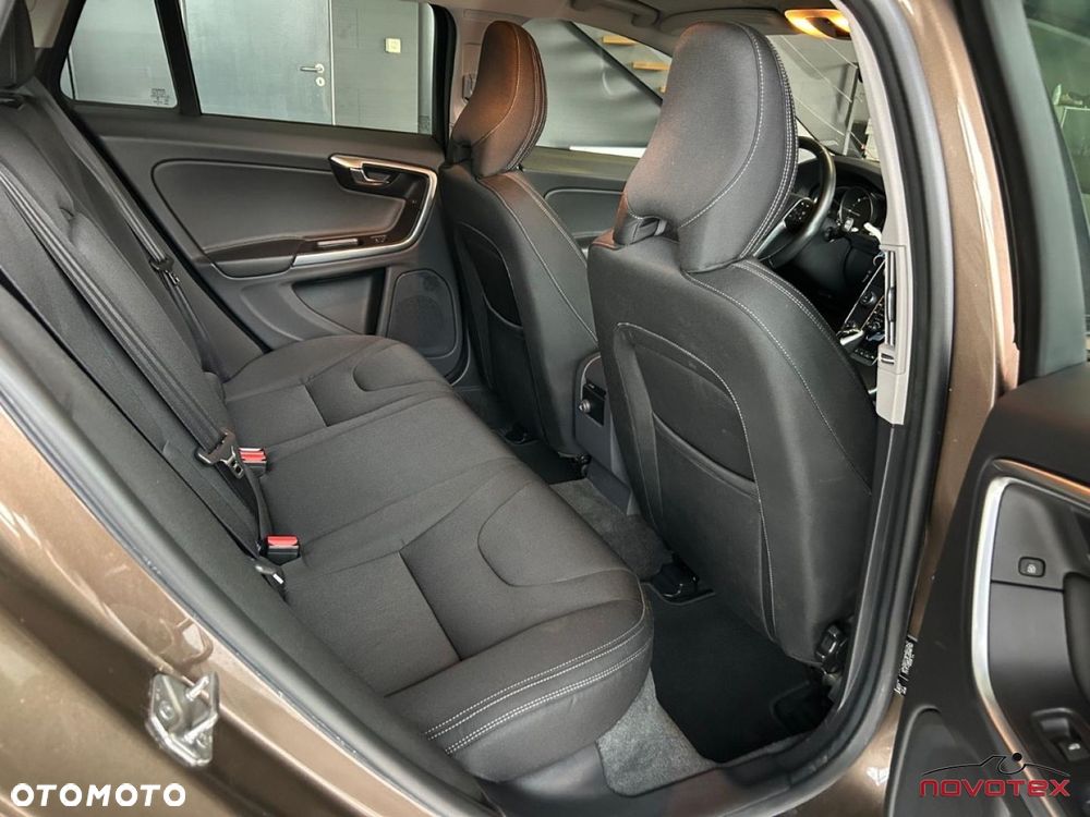 Volvo V60 Cross Country - 20