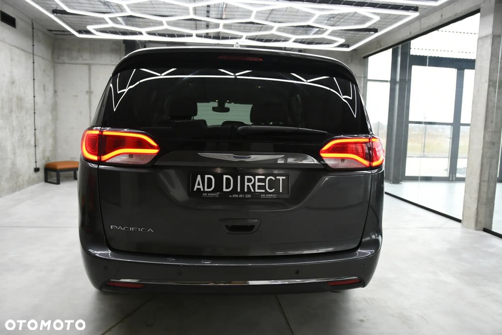 Chrysler Pacifica - 9