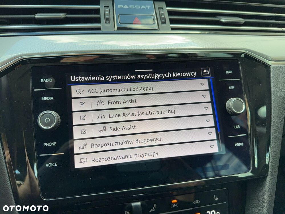 Volkswagen Passat - 32