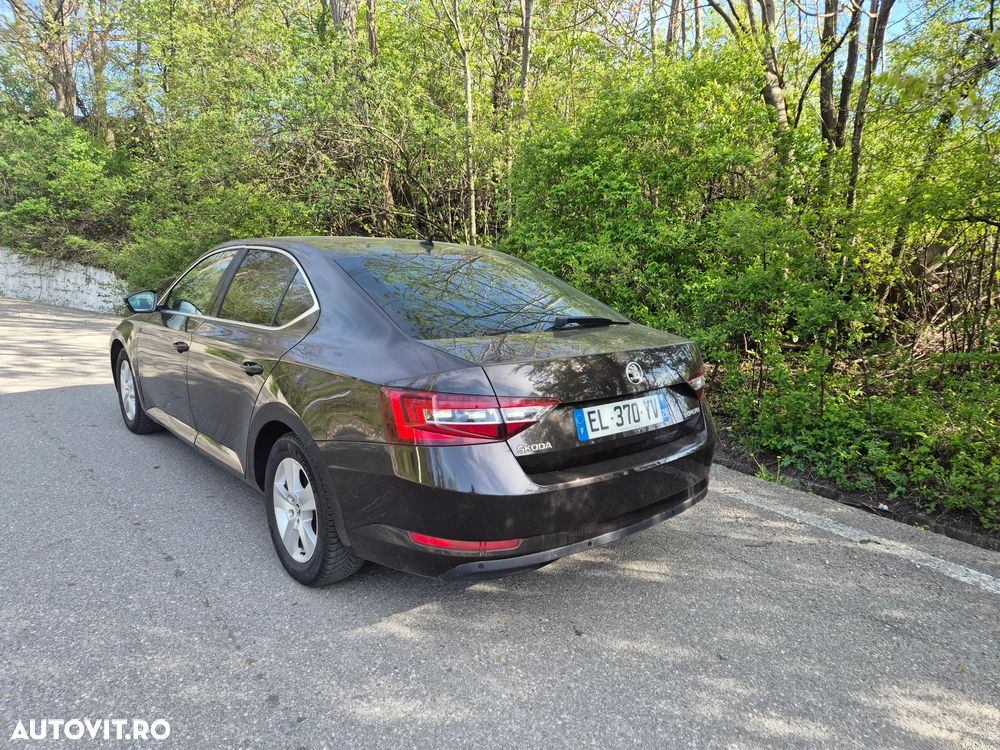 Skoda Superb 1.6 TDI DSG Style - 32