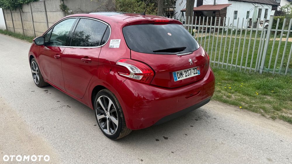 Peugeot 208 - 5