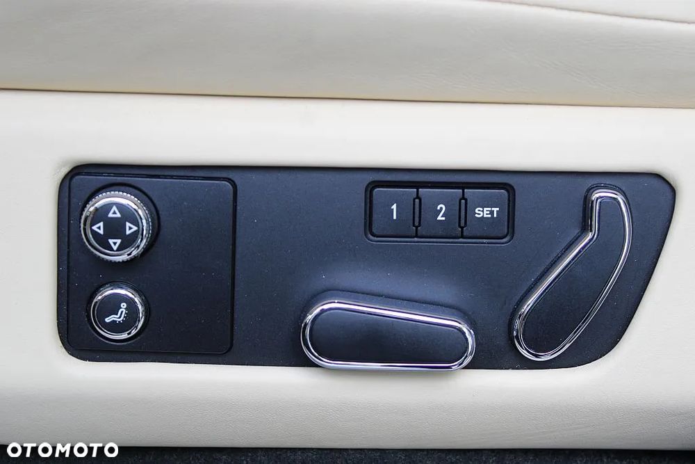 Bentley Flying Spur W12 - 29