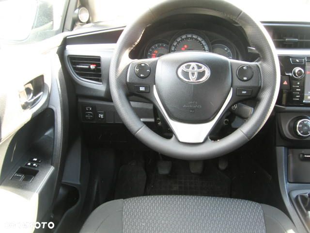 Toyota Corolla 1.4 D-4D Active EU6 - 16