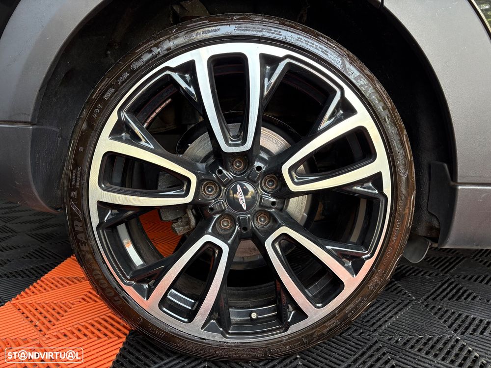 MINI 5 Portas Cooper D Aut. - 25