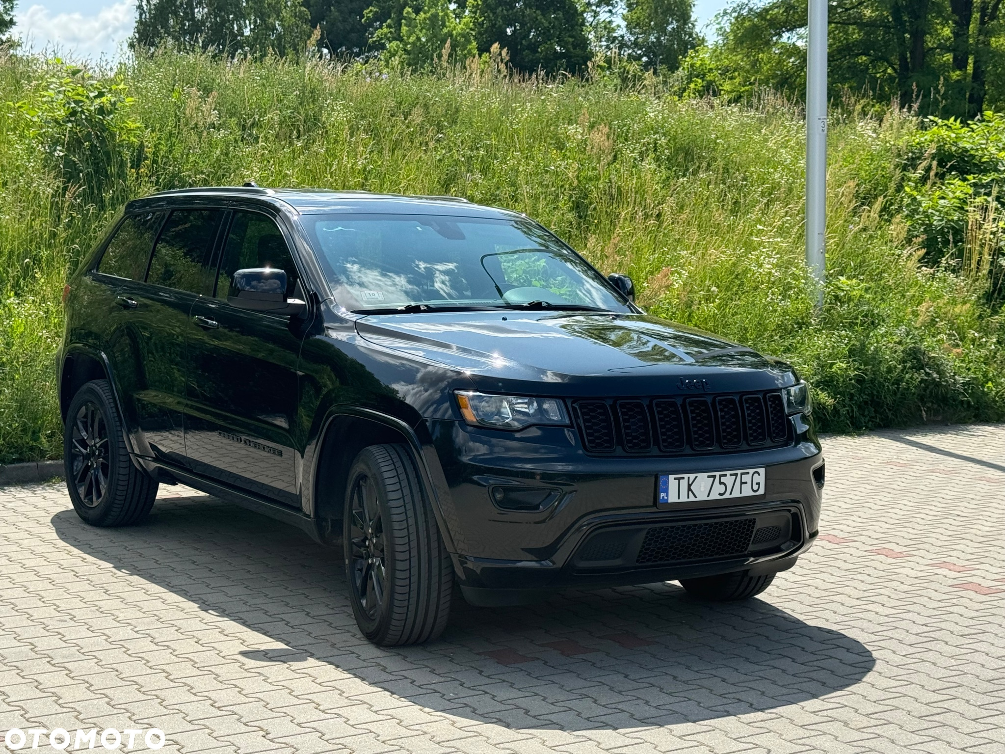 Jeep Grand Cherokee - 25