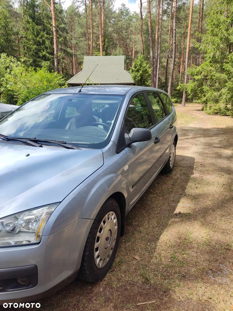Ford Focus ver-1-6-trend - 3