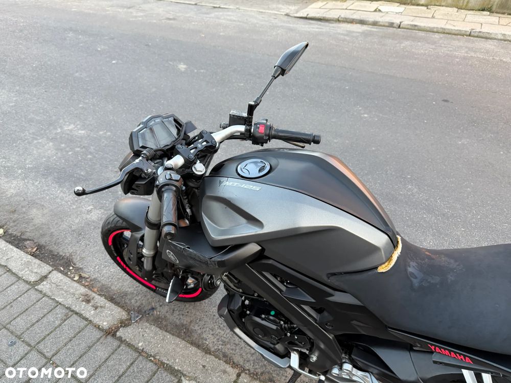 Yamaha MT - 9