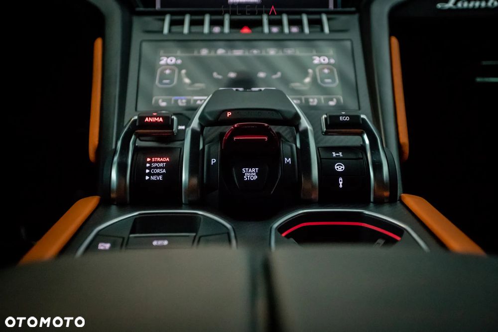 Lamborghini Urus Standard - 18
