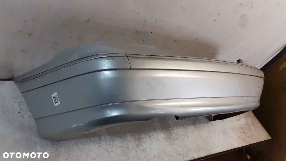 * ZDERZAK TYŁ TYLNY MERCEDES C-KLASA W203 SEDAN C744 SREBRNY - 4