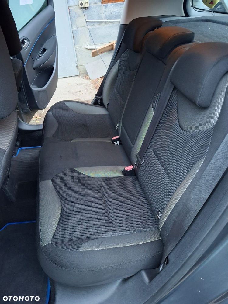 Peugeot 308 1.6 HDi Premium - 12