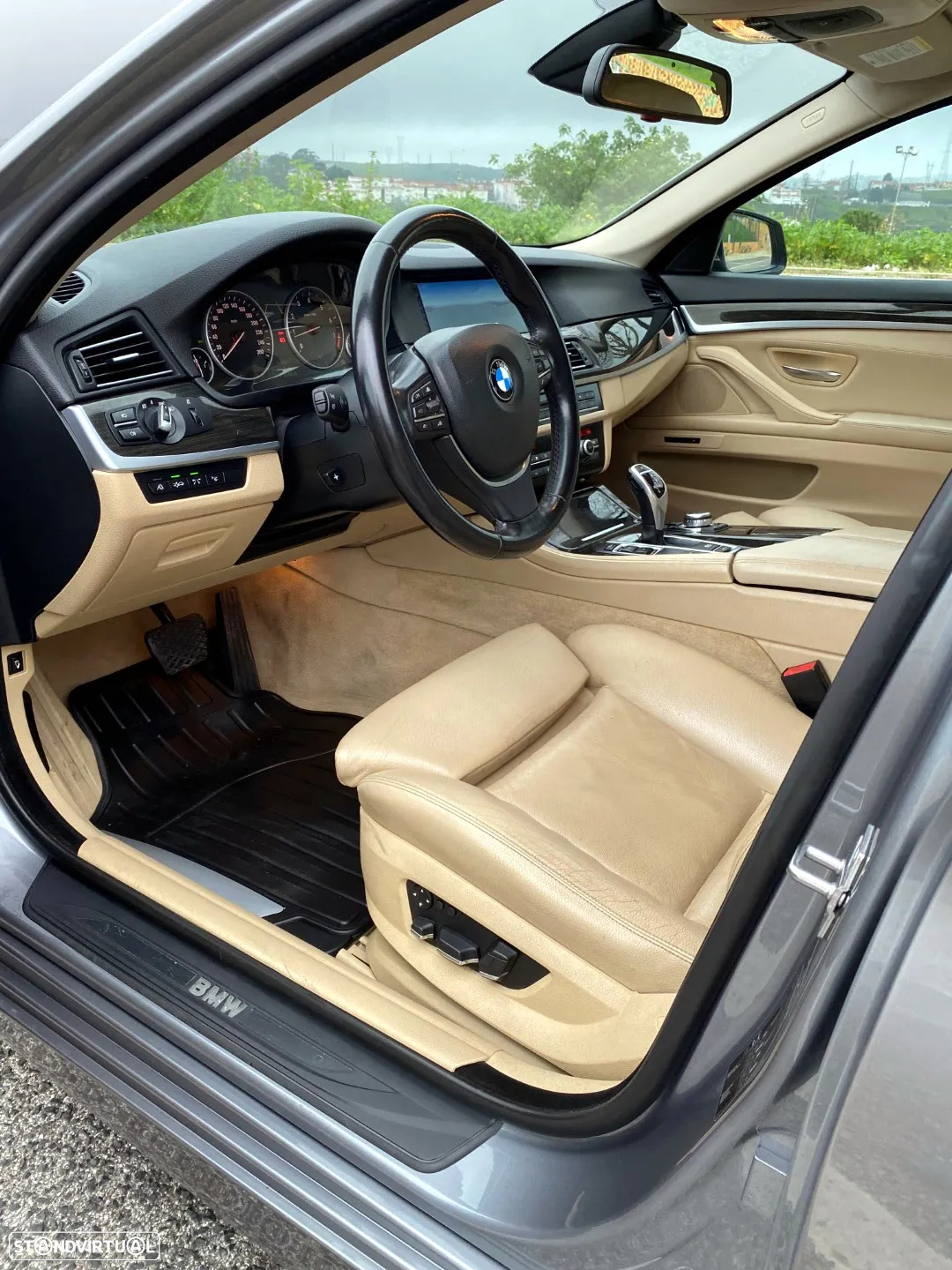 BMW 535 i Exclusive Auto 177g - 12