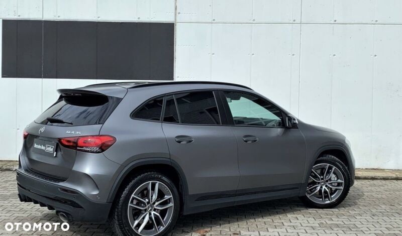 Mercedes-Benz GLA - 21