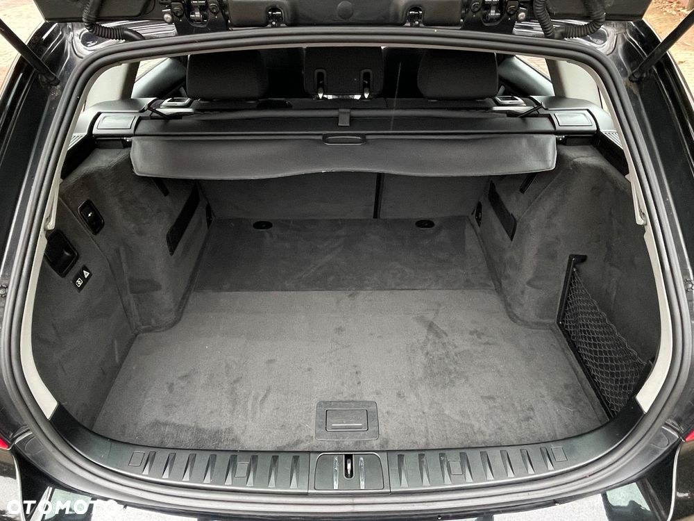 BMW Seria 3 318i Touring - 30