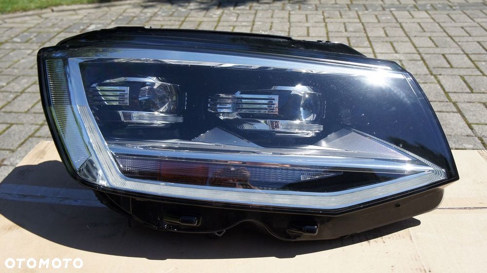 PRZEDNIA PRAWA LAMPA VW T6 7E1 FULL LED - 1