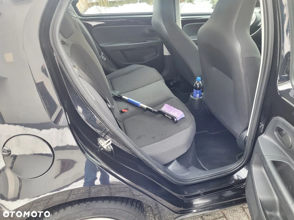 Volkswagen up! black - 8