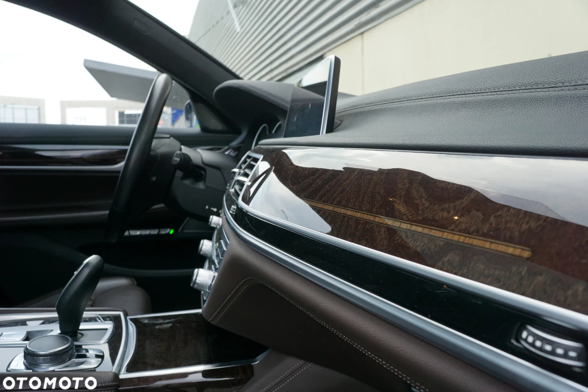 BMW Seria 7 750Li xDrive - 19