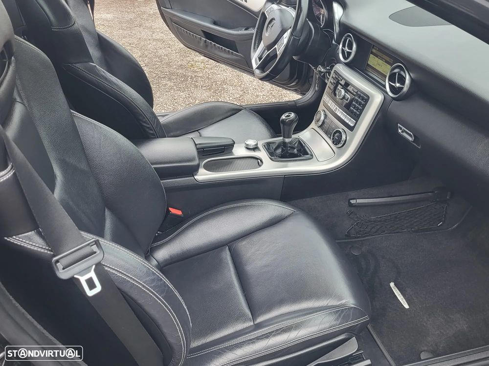 Mercedes-Benz SLK 200 (BlueEFFICIENCY) - 17