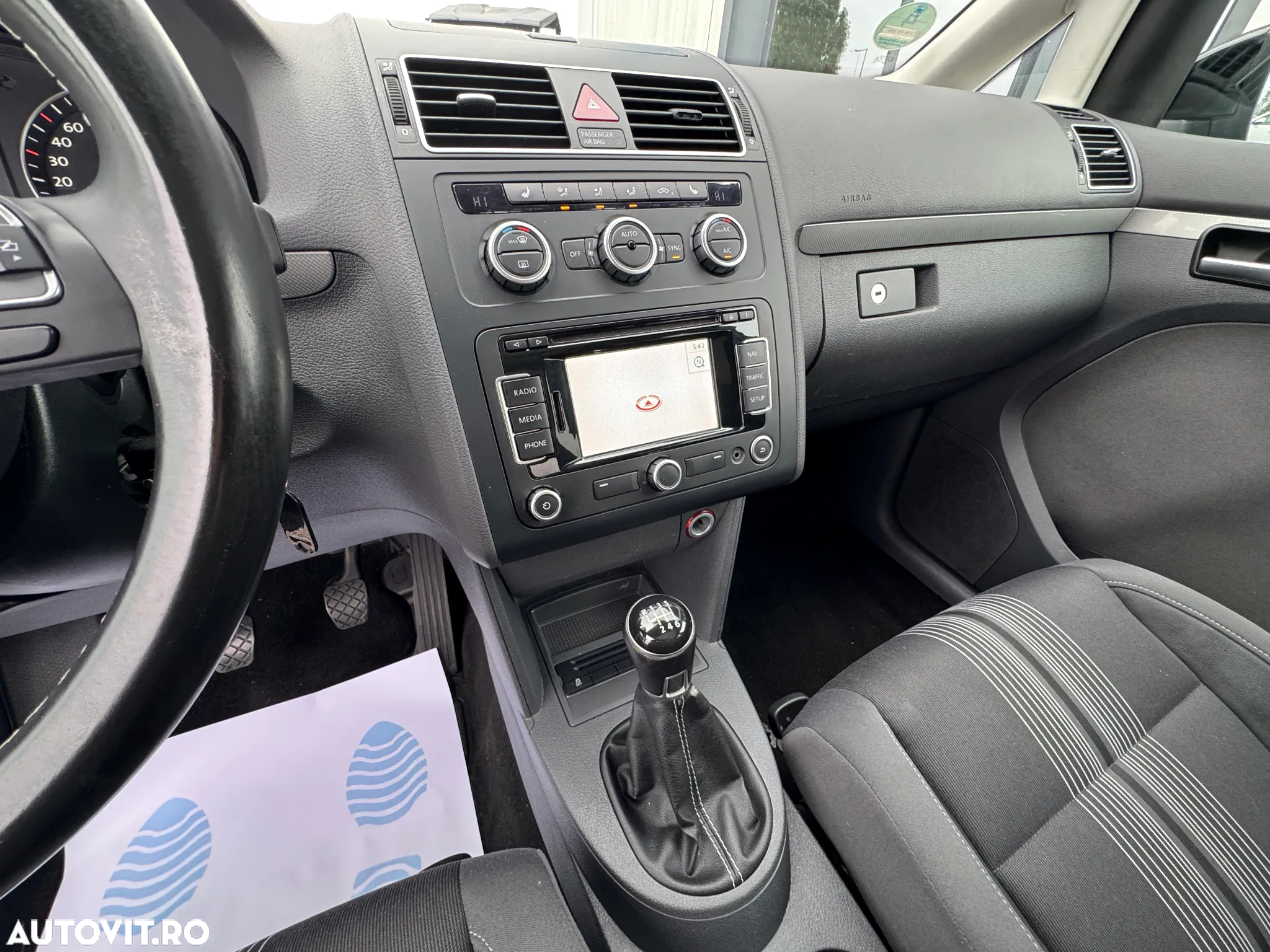 Volkswagen Touran 2.0 TDI DPF BlueMotion Technology MATCH - 35