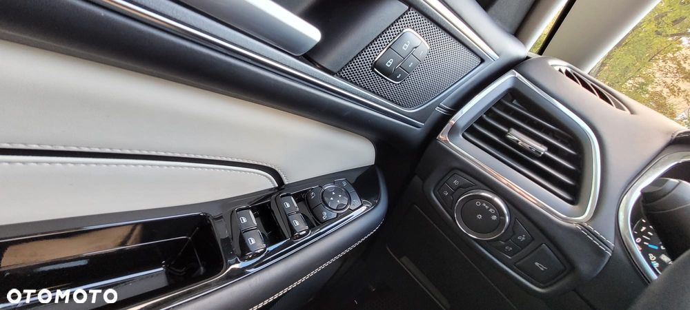Ford S-Max - 22