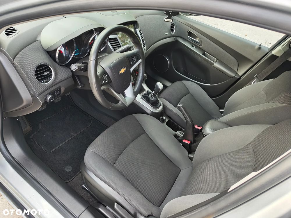 Chevrolet Cruze 1.8 LT - 11