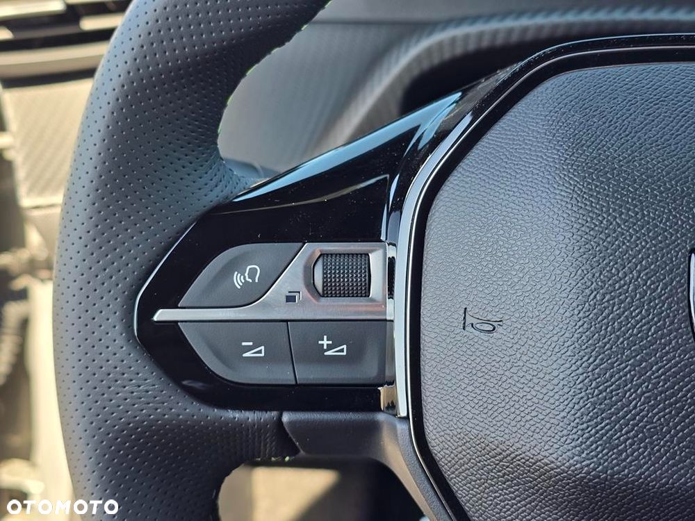 Peugeot 208 1.2 mHEV GT - 15