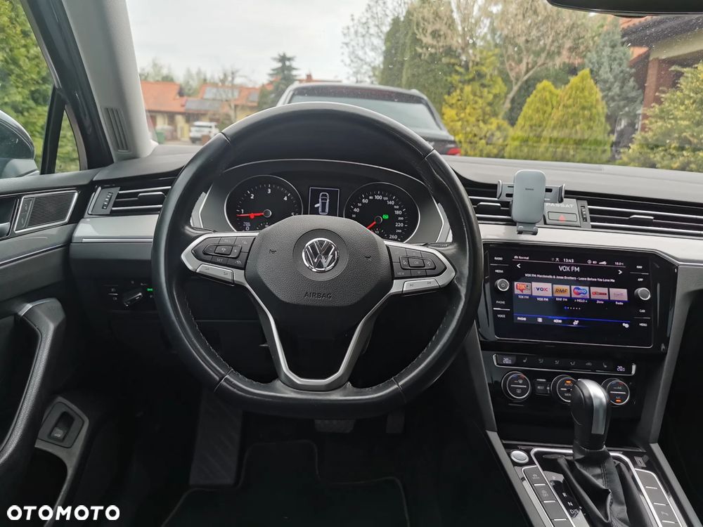 Volkswagen Passat 1.6 TDI SCR DSG Business - 23